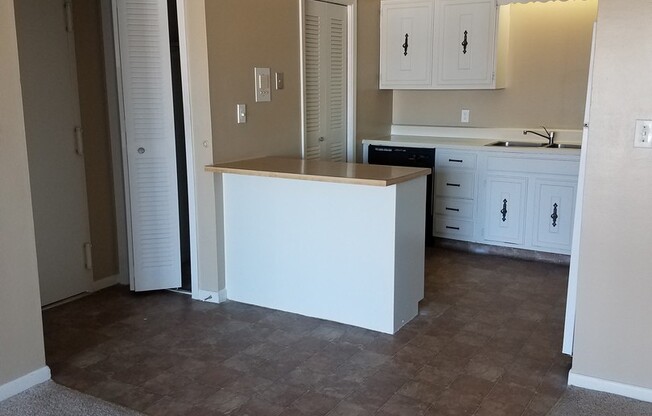 1 bed, 1 bath, 769 sqft, $1,089, Unit 7518-05