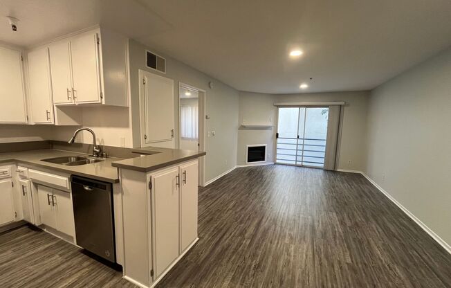 1 bed, 1 bath, 700 sqft, $2,048, Unit 208