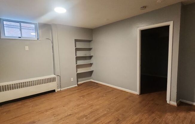 1 bed, 1 bath, $1,100, Unit 1A