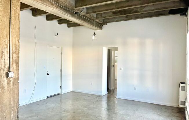 1 bed, 1 bath, 620 sqft, $1,950, Unit 34