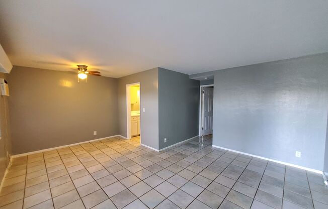 1 bed, 1 bath, $1,400, Unit 4