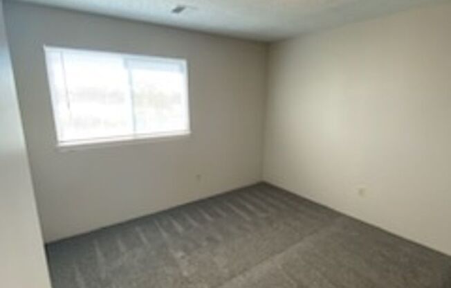 2 beds, 2 baths, 856 sqft, $869, Unit 2827-1817