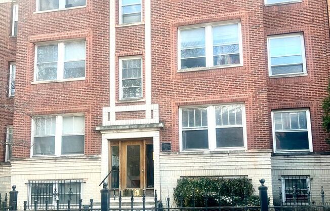 Spacious 2 Bedroom in Uptown