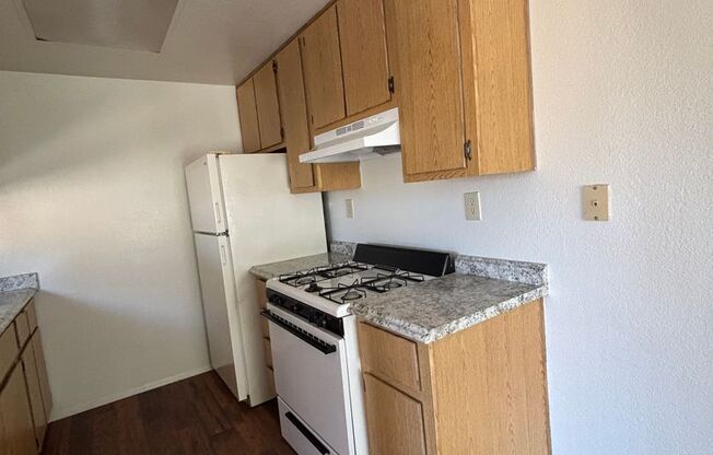 2 beds, 2 baths, 900 sqft, $2,200, Unit 08