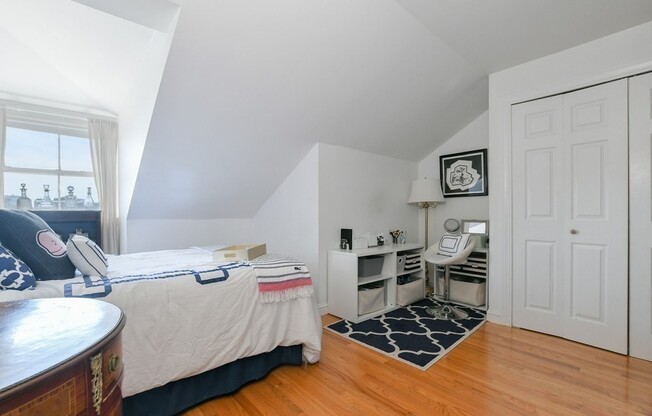 3 beds, 2 baths, 1,659 sqft, $7,000, Unit 620