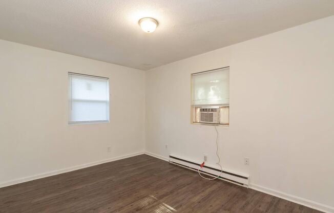 2 beds, 1 bath, $1,395