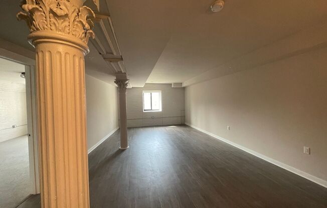 1 bed, 1 bath, 952 sqft, $1,575, Unit Cream City Lofts-205