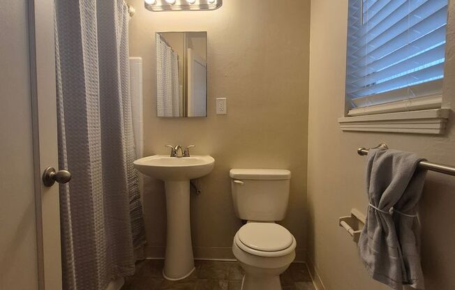 1st 30 Days Free, $1,000 Moves You in Today! Character, Charm, Vintage Appeal + A Great Location!