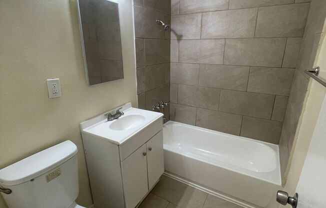 2 beds, 1 bath, 819 sqft, $2,295, Unit 1220-02