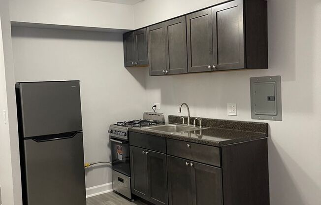 1 bed, 1 bath, $1,325, Unit 420