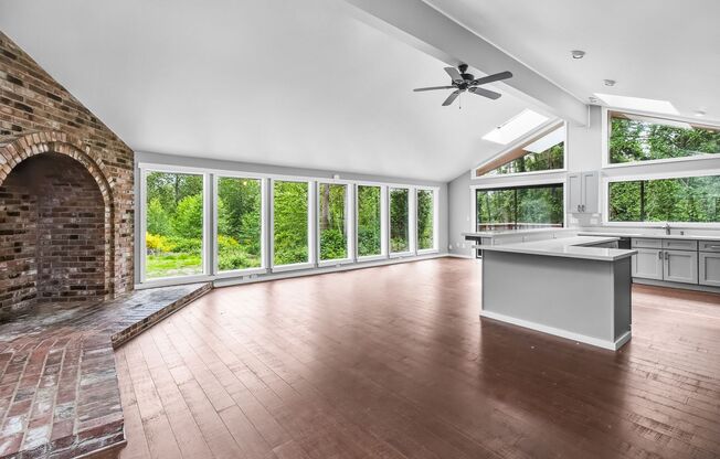 4Bd/3Ba Duvall House