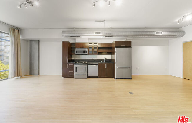 1 bed, 1 bath, 930 sqft, $2,800, Unit 513