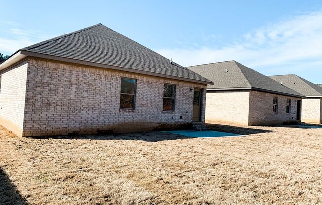 260 Wolf Den -3 bed, 2 bath, Lawn care, Basic cable/ internet included in Rent.