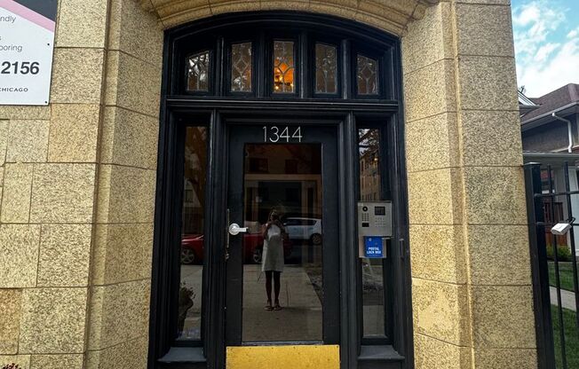 Studio, 1 bath, 450 sqft, $1,375, Unit 308