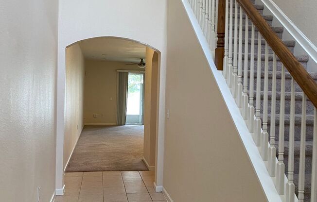 BEAUTIFUL 3 BEDFROOM, ,2.5 BATHROOMS TOWNHOME IN AVALON LAKES