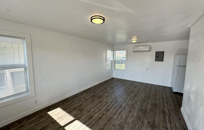 955 W. Hermiston Ave.*