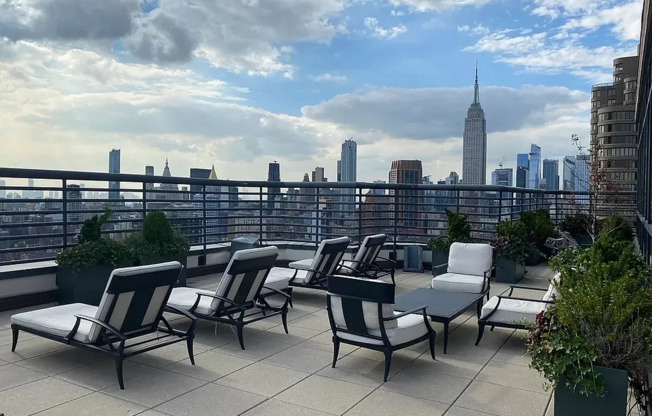 Studio, 1 bath, 588 sqft, $4,500, Unit 6D