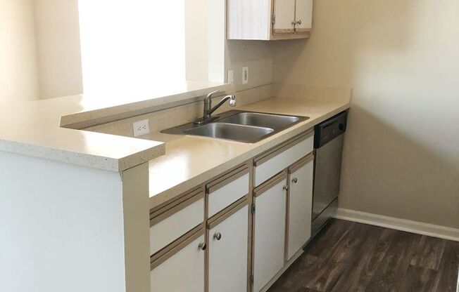 1 bed, 1 bath, 761 sqft, $1,118, Unit 8456f