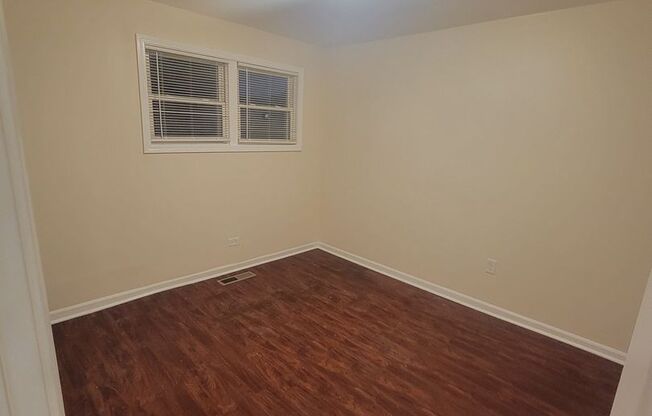 3 beds, 1 bath, $2,800