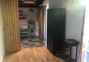 Studio, 1 bath, 300 sqft, $1,875, Unit B