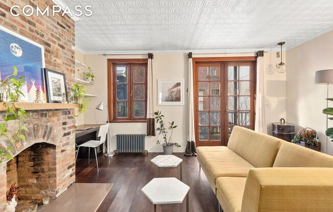 111 N 8 ST