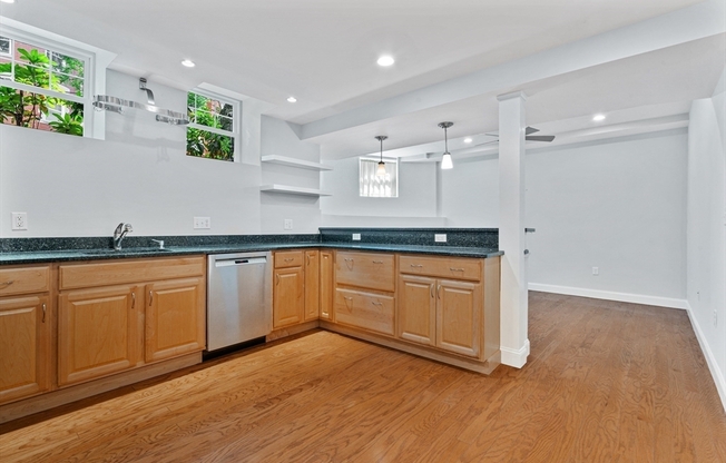15 Strathmore Rd
