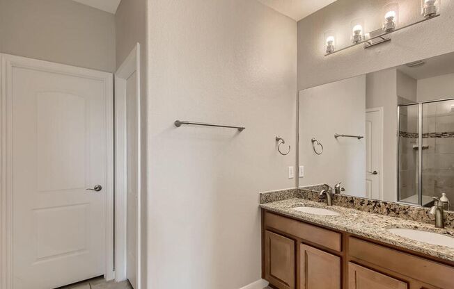 4 beds, 3 baths, $2,995, Unit APARTMENT A