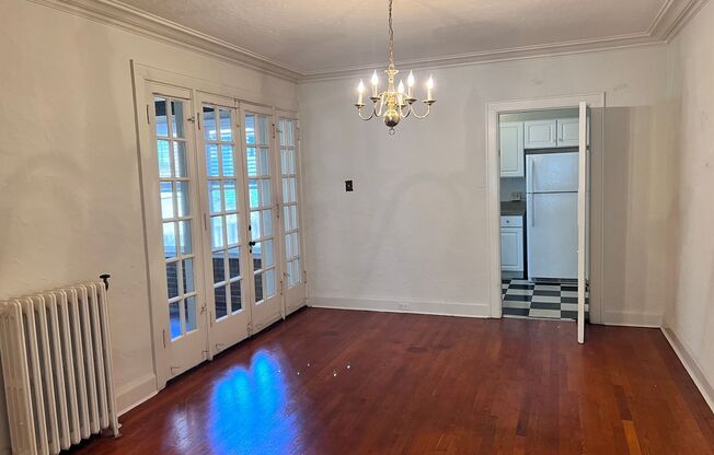 2 beds, 1 bath, 1,050 sqft, $1,695, Unit 01