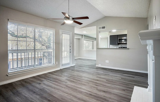 Lavish - Livingroom (2nd floor)