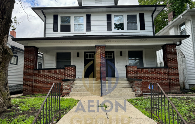 651 N OXFORD ST