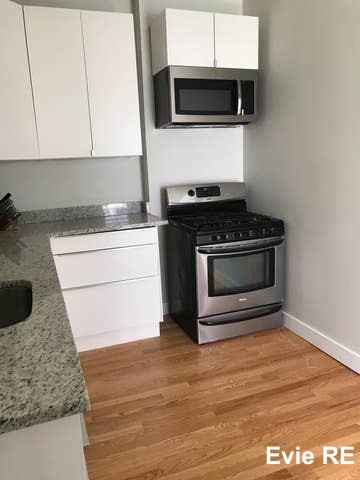 24 HANO ST