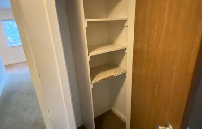 2 beds, 1 bath, 680 sqft, $695, Unit 1116B
