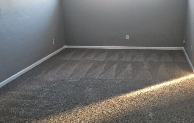 2 beds, 1 bath, 750 sqft, $1,020, Unit B07 1060 01