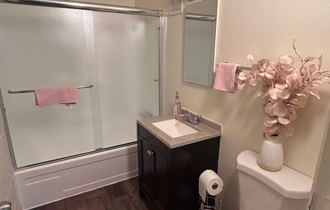 1 bed, 1 bath, 450 sqft, $1,195, Unit 222