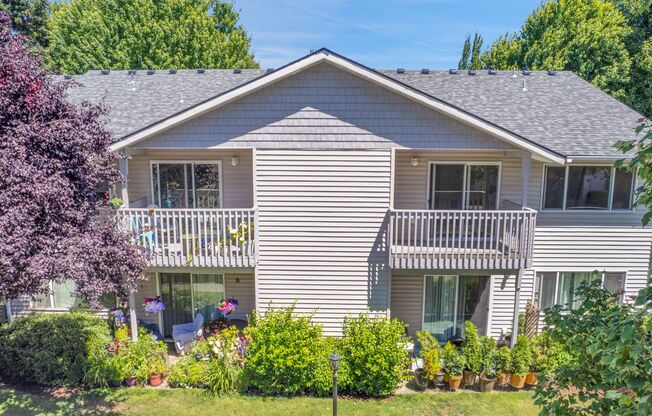 Live the South Salem Lifestyle: Walkable city, beautiful nature, endless possibilities.