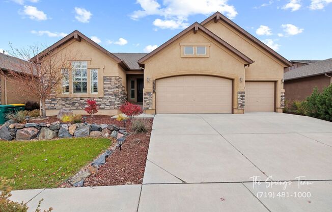 BEAUTIFUL 4BD + BONUS ROOM/3BA/3 CAR GARAGE in FLYING HORSE! - Security Deposit Waiver Available