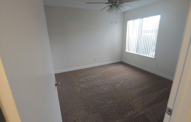 3 beds, 2 baths, 1,239 sqft, $1,960, Unit 1690-222