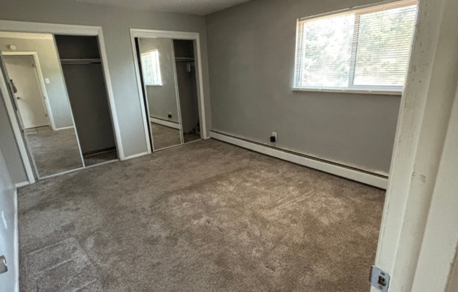 1 & 2 BR Apartments in Prime East Colorado Springs Location & Mountain Views!