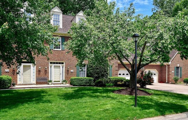 GORGEOUS TOWNHOUSE - THE GREEN'S AT LEE'S HILL