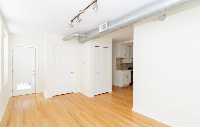 2 beds, 1 bath, 600 sqft, $2,100, Unit 2520-A4