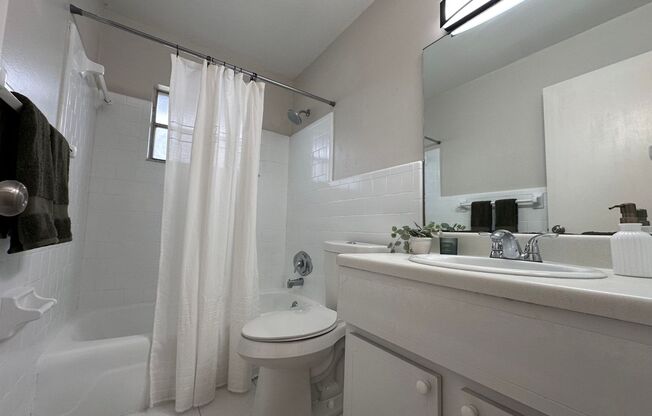 2 beds, 1 bath, 838 sqft, $1,899, Unit 22