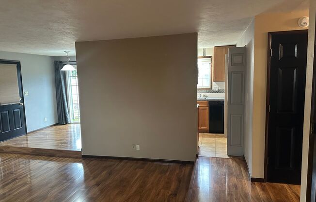 2 beds, 1 bath, $1,695