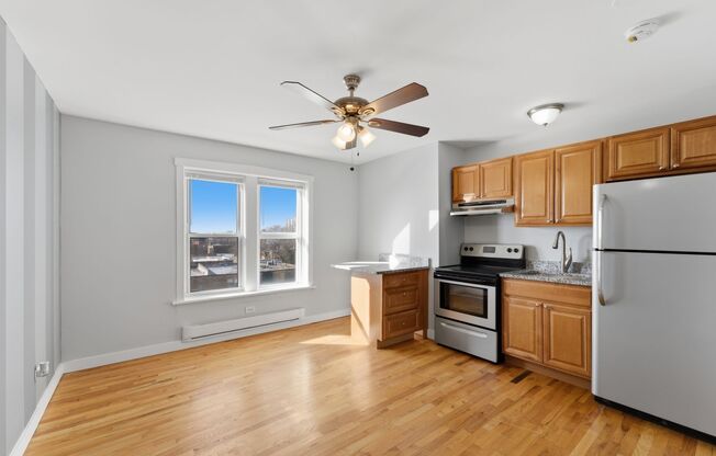 7450-7456 N Greenview Ave