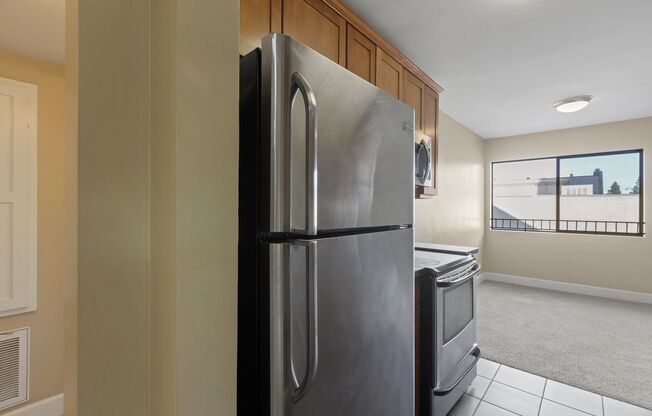 2 beds, 2 baths, $3,795, Unit # 432