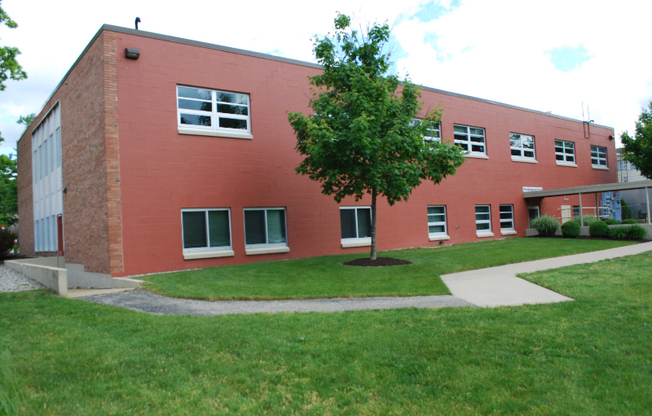 822 CHERRY ST SE