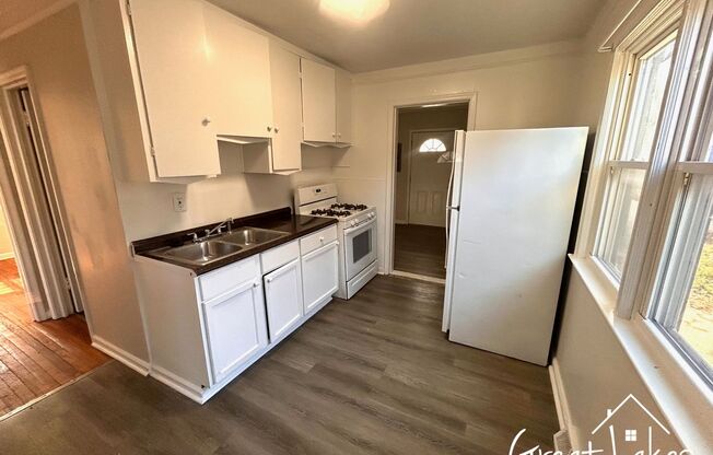 2 beds, 1 bath, $1,150