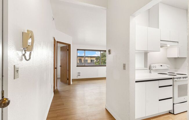 1 bed, 1 bath, 544 sqft, $1,672.91, Unit 406