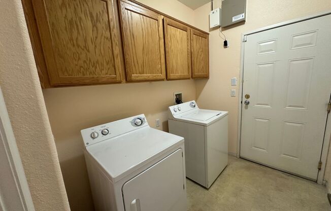 2 beds, 2 baths, $1,610, Unit UNIT 1091