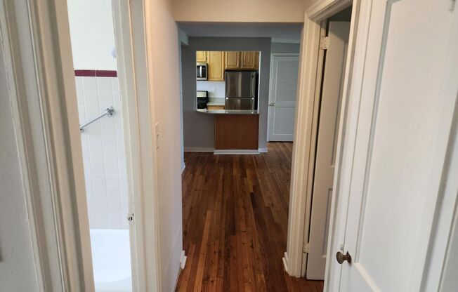 2 beds, 1 bath, 897 sqft, $2,135, Unit B-07