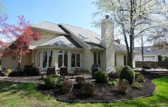 62 PINELAKE DR